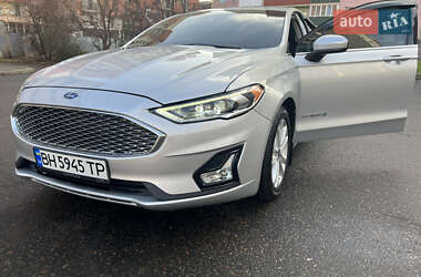 Седан Ford Fusion 2019 в 