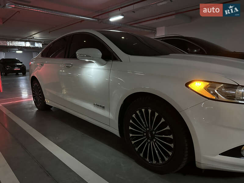 Седан Ford Fusion 2014 в Одесі