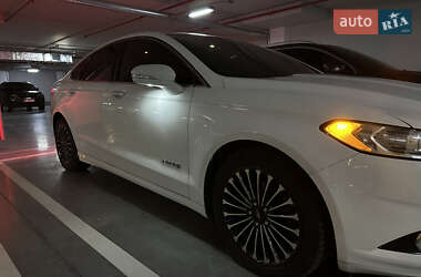 Седан Ford Fusion 2014 в 