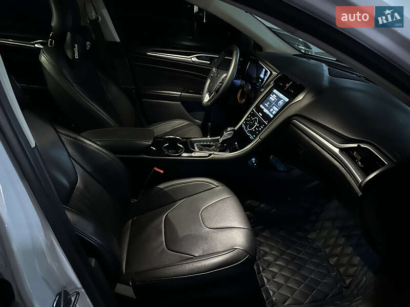 Седан Ford Fusion 2014 в Одесі