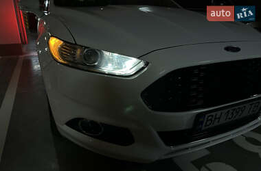 Седан Ford Fusion 2014 в 
