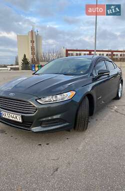 Седан Ford Fusion 2015 в 