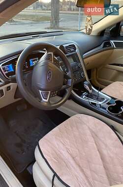 Седан Ford Fusion 2015 в 