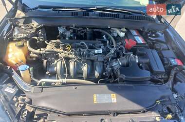 Седан Ford Fusion 2016 в 