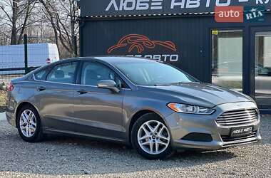 Седан Ford Fusion 2013 в Стрию