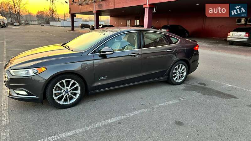 Седан Ford Fusion 2016 в Києві