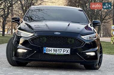 Седан Ford Fusion 2017 в 