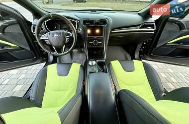 Седан Ford Fusion 2017 в 