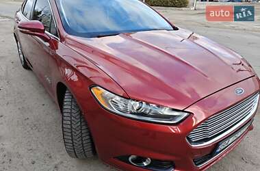 Седан Ford Fusion 2016 в 