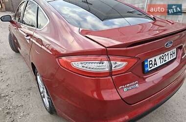 Седан Ford Fusion 2016 в 