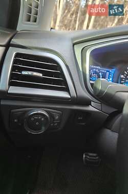 Седан Ford Fusion 2016 в 