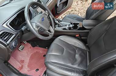 Седан Ford Fusion 2016 в 