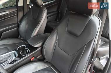 Седан Ford Fusion 2016 в 