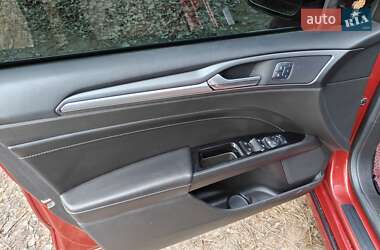 Седан Ford Fusion 2016 в 