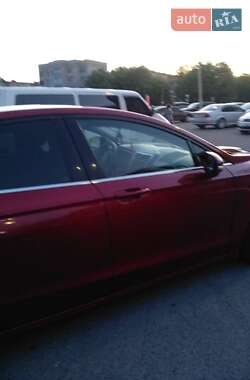 Седан Ford Fusion 2015 в 