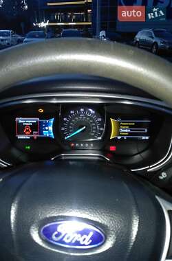 Седан Ford Fusion 2015 в 