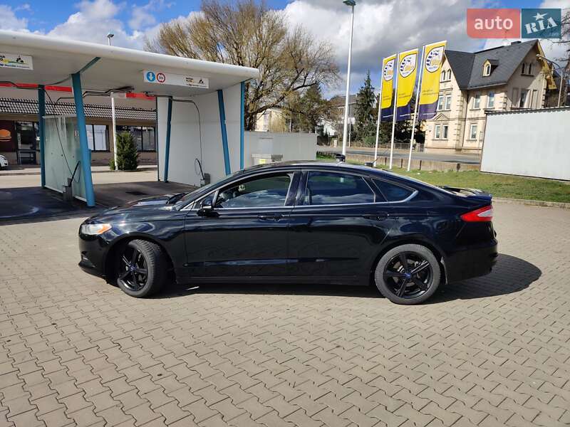 Седан Ford Fusion 2015 в Львове