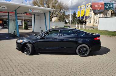 Седан Ford Fusion 2015 в 