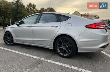 Седан Ford Fusion 2017 в 