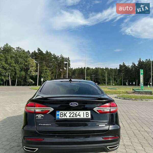 Седан Ford Fusion 2019 в Виннице
