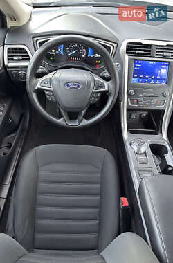 Седан Ford Fusion 2019 в 