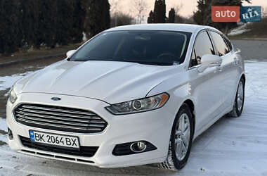 Седан Ford Fusion 2013 в Дубні