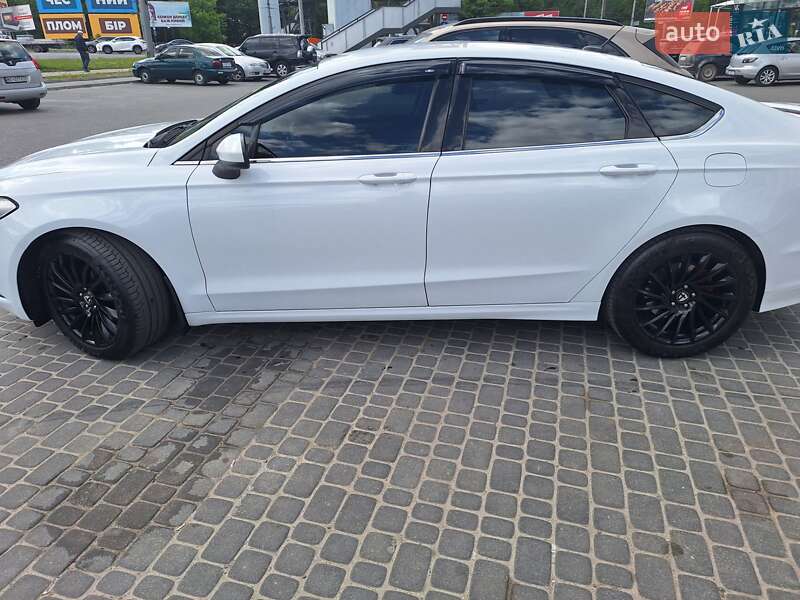 Седан Ford Fusion 2018 в Тернополе