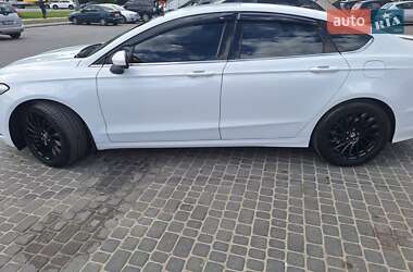 Седан Ford Fusion 2018 в 