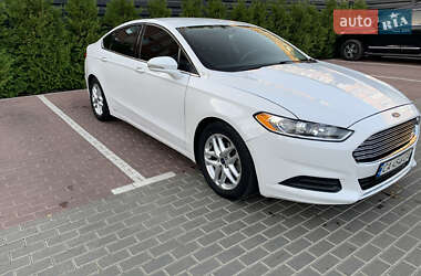 Седан Ford Fusion 2016 в 