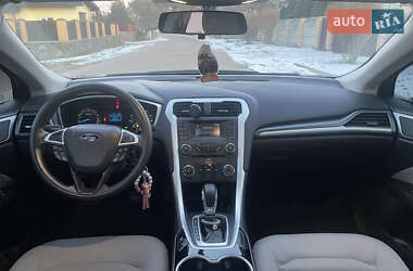 Седан Ford Fusion 2015 в 