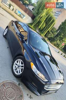 Седан Ford Fusion 2016 в 