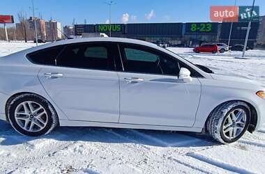 Седан Ford Fusion 2014 в 