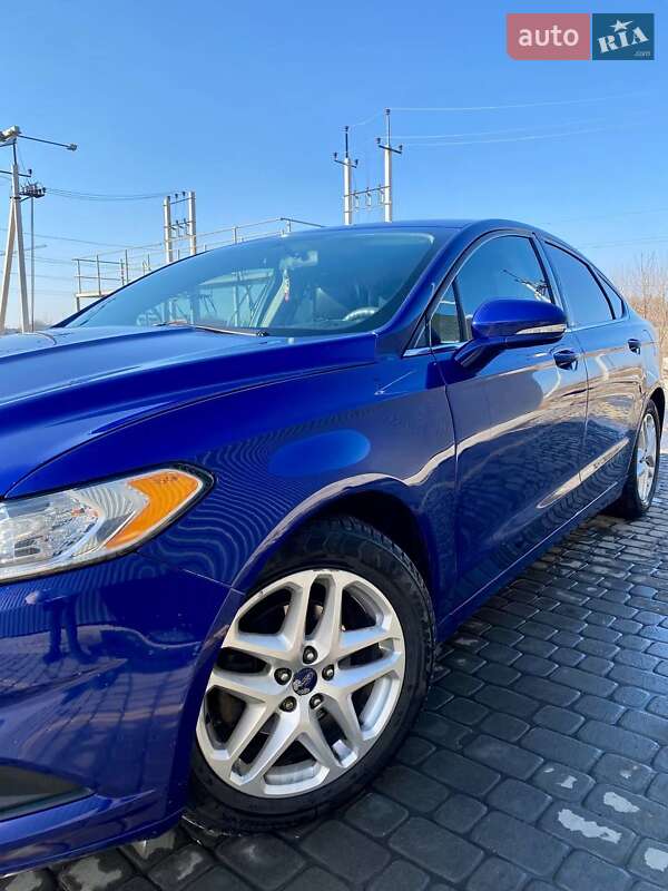 Седан Ford Fusion 2015 в Винниках