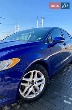 Седан Ford Fusion 2015 в 