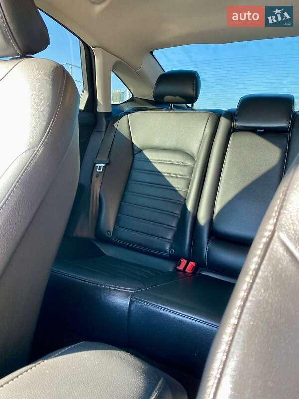 Седан Ford Fusion 2015 в Винниках