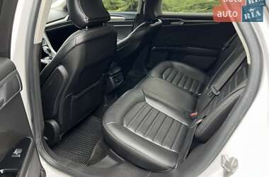 Седан Ford Fusion 2016 в 