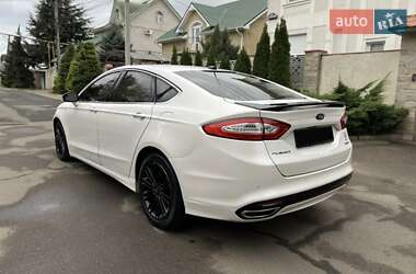 Седан Ford Fusion 2016 в 