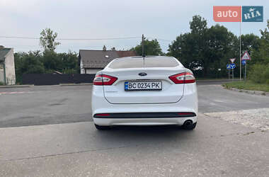 Седан Ford Fusion 2012 в 