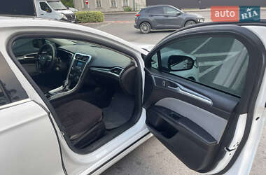 Седан Ford Fusion 2012 в 
