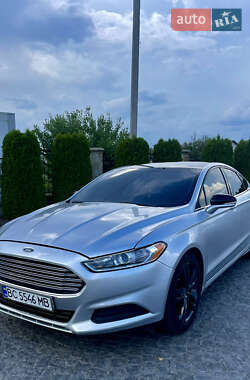 Седан Ford Fusion 2015 в Жовкві