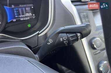Седан Ford Fusion 2015 в 