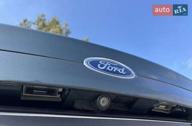 Седан Ford Fusion 2015 в 