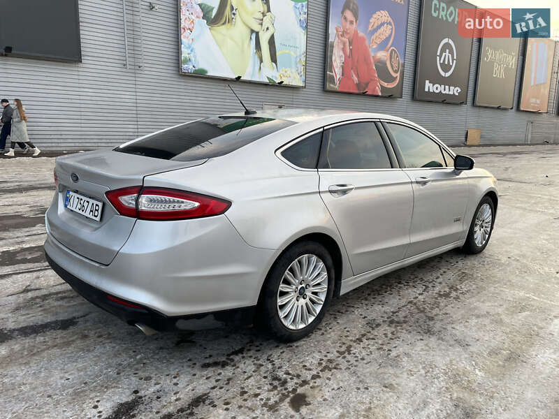 Седан Ford Fusion 2014 в Полтаві