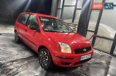 Хэтчбек Ford Fusion 2004 в 