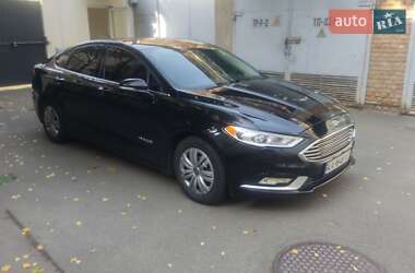 Седан Ford Fusion 2018 в 