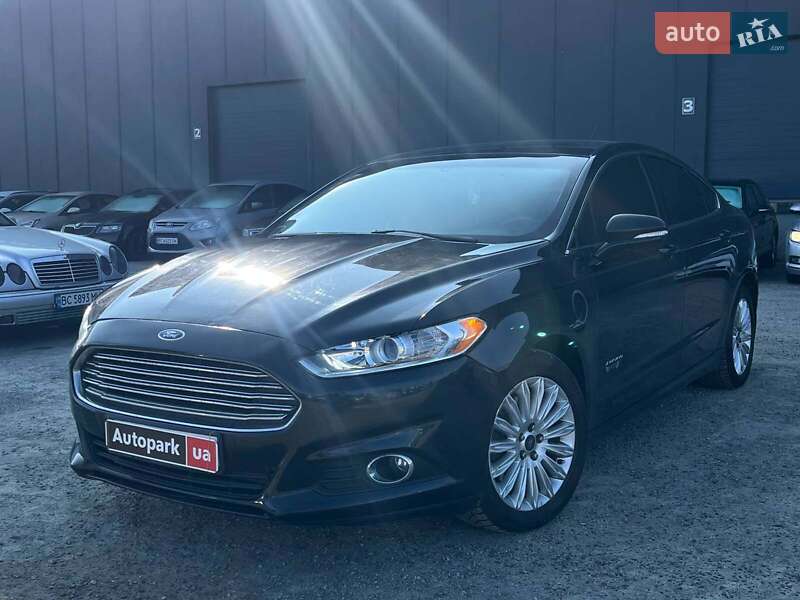 Седан Ford Fusion 2014 в Львові