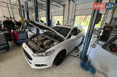 Седан Ford Fusion 2015 в 