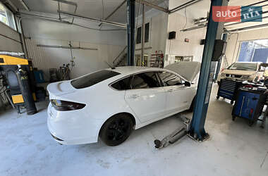 Седан Ford Fusion 2015 в 