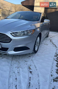 Седан Ford Fusion 2014 в 