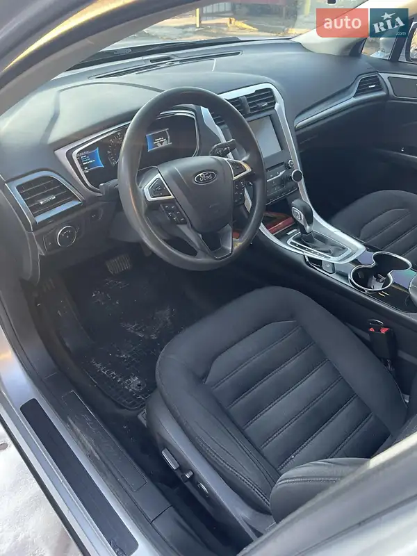 Седан Ford Fusion 2014 в 